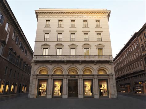 fendi roma palazzo roma